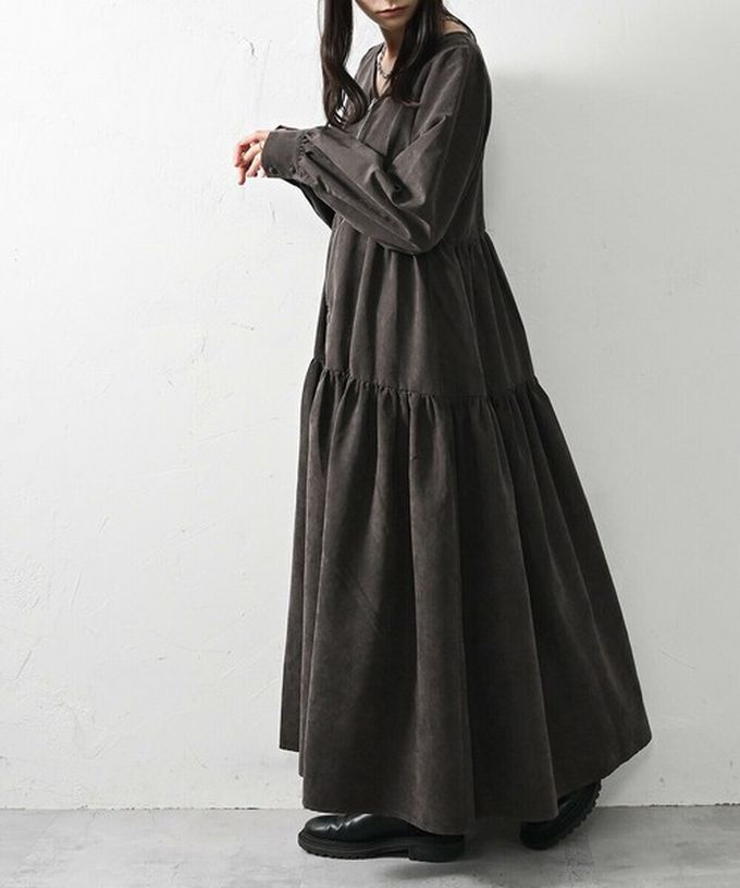 日本 ELENCARE DUE - V領拉鏈桃皮絨優美長袖洋裝-黑