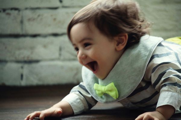 MARLMARL - 微笑圍兜兜-啾啾玩具系列-黃領結 (脖圍25-28cm)