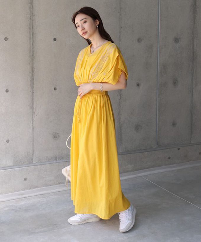 日本 Bab - 100%印度棉 素雅刺繡收腰短袖洋裝-象牙白