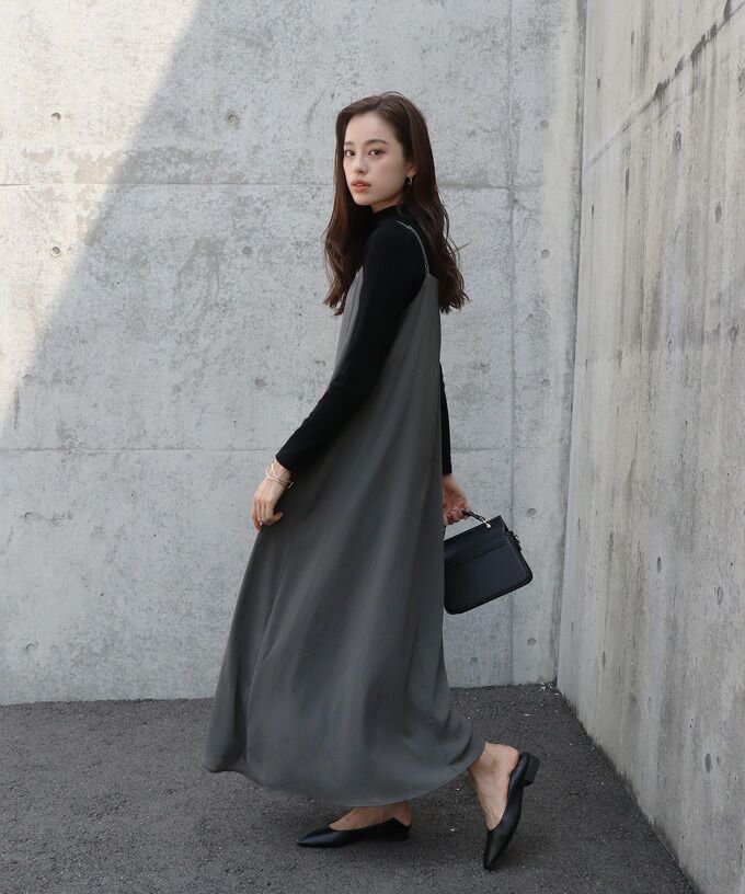 日本 BLUE EAST - 楊柳飄逸細肩帶洋裝-深灰 (M(Free))