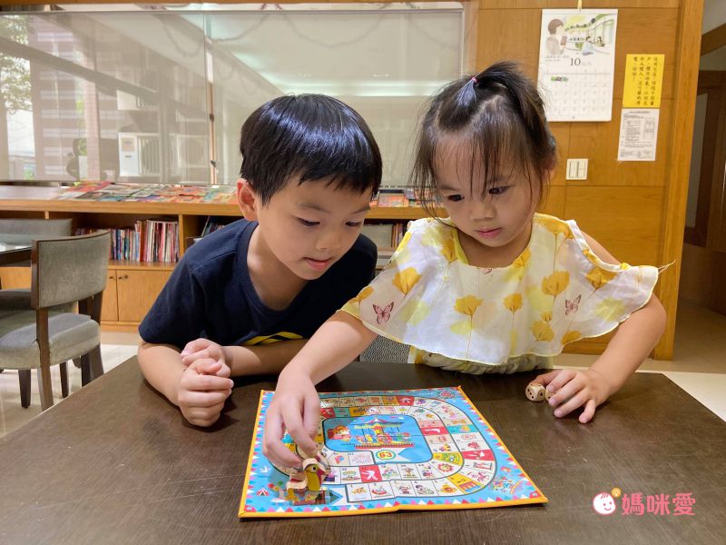 探索世界第一步【法國Janod】世界恐龍拼圖＆學習桌遊