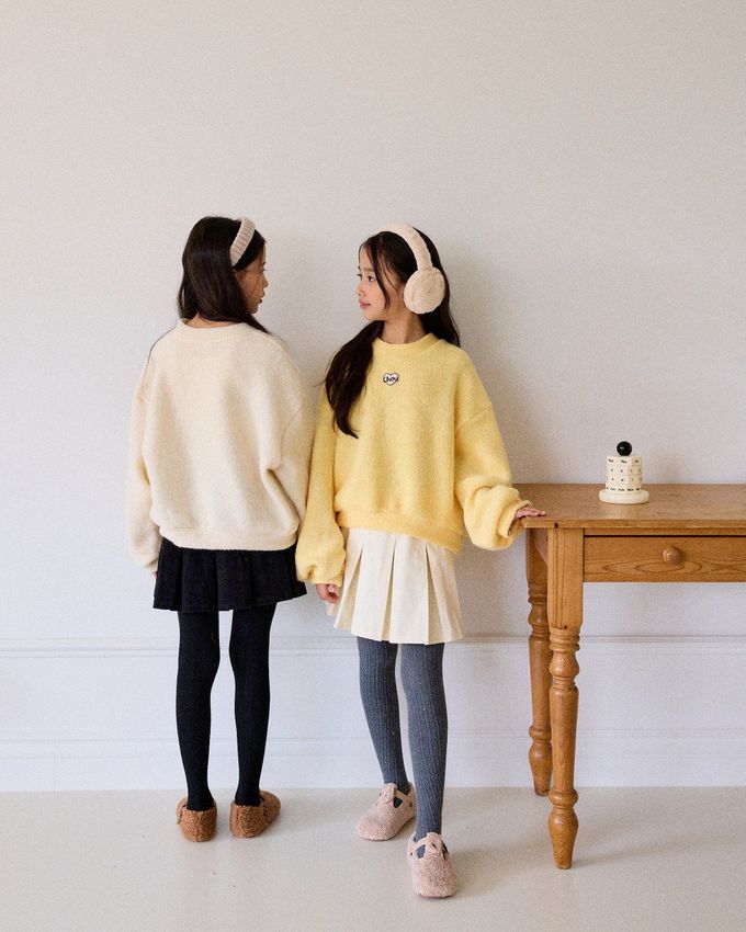 韓國 sm2 - 愛心點綴寬鬆落肩毛衣-黃