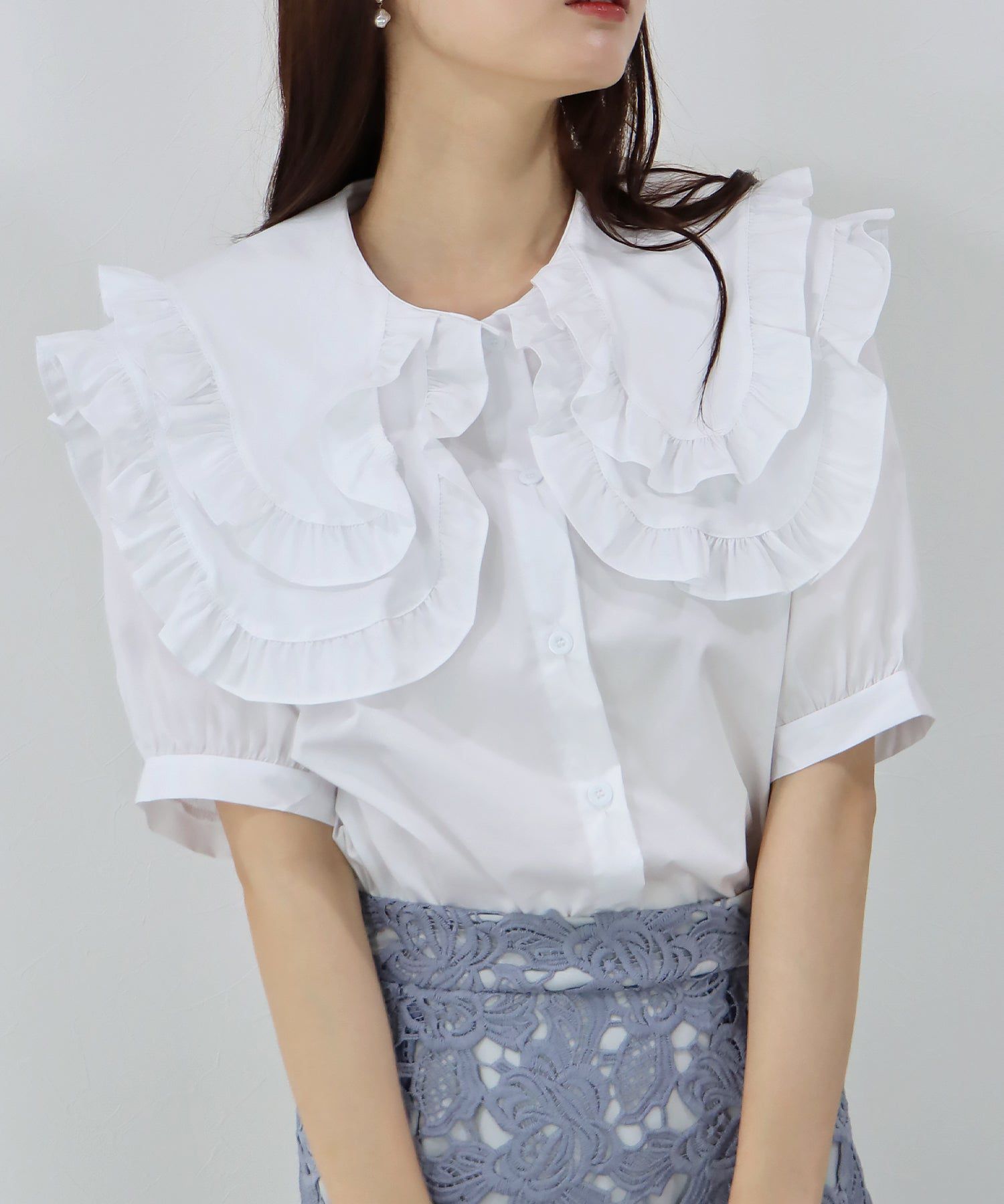 日本 BLUE EAST - 荷葉層次領泡泡短袖襯衫-條紋-水藍