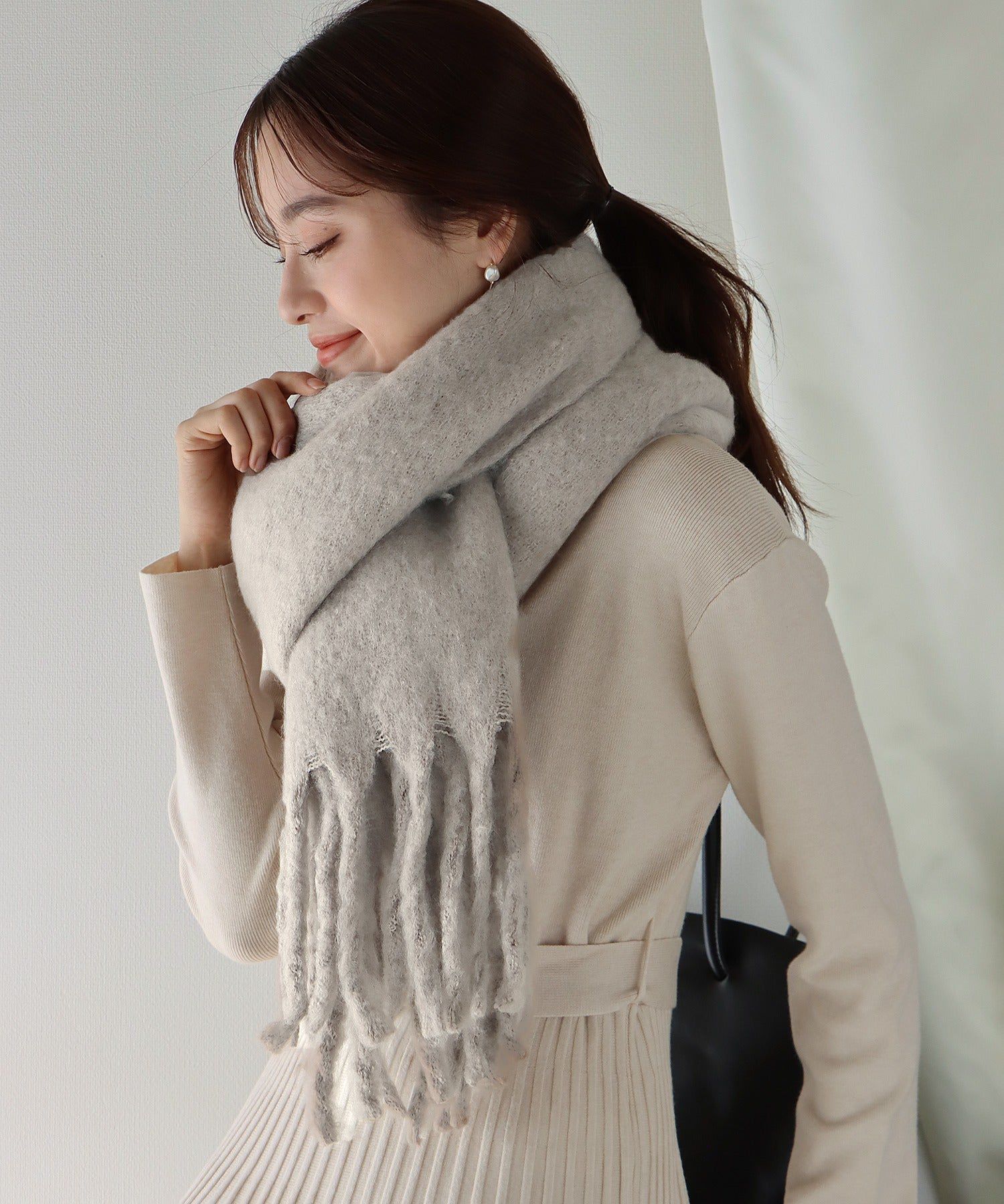 日本 BLUE EAST - 厚流蘇蓬鬆感柔軟圍巾-象牙白