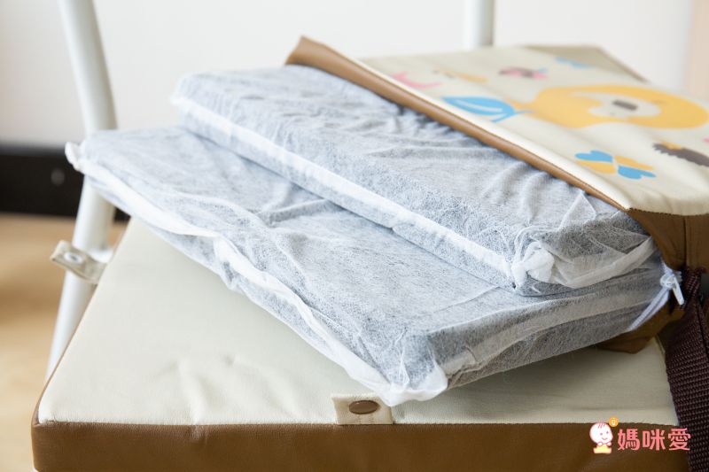 日本兒童增高座墊Ｘ防水圍兜 ★ 用餐更輕鬆！