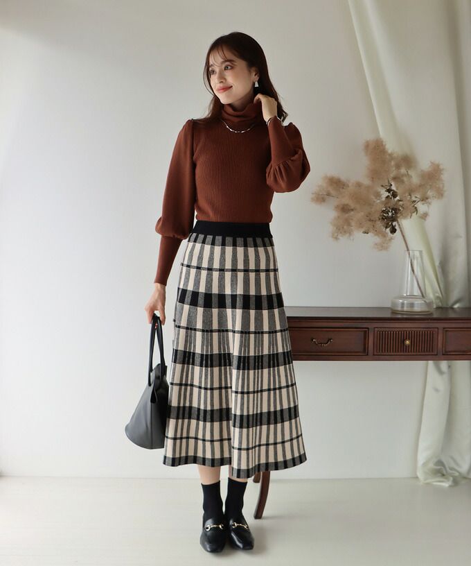 日本 BLUE EAST - 針織中長裙-格紋-杏黑
