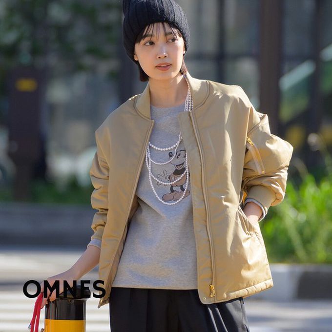 日本 OMNES - 輕盈經典光澤感MA-1飛行外套-淺卡其