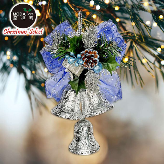 MODACore 摩達客 - 摩達客-台製聖誕藍銀系松果禮物盒3吋三花鐘精緻吊飾-台灣設計工藝