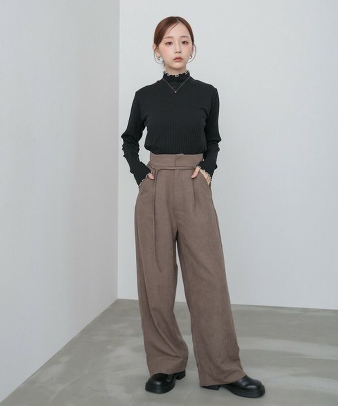 日本 Bab - 木耳滾邊典雅羅紋長袖上衣-高領-象牙 (M)