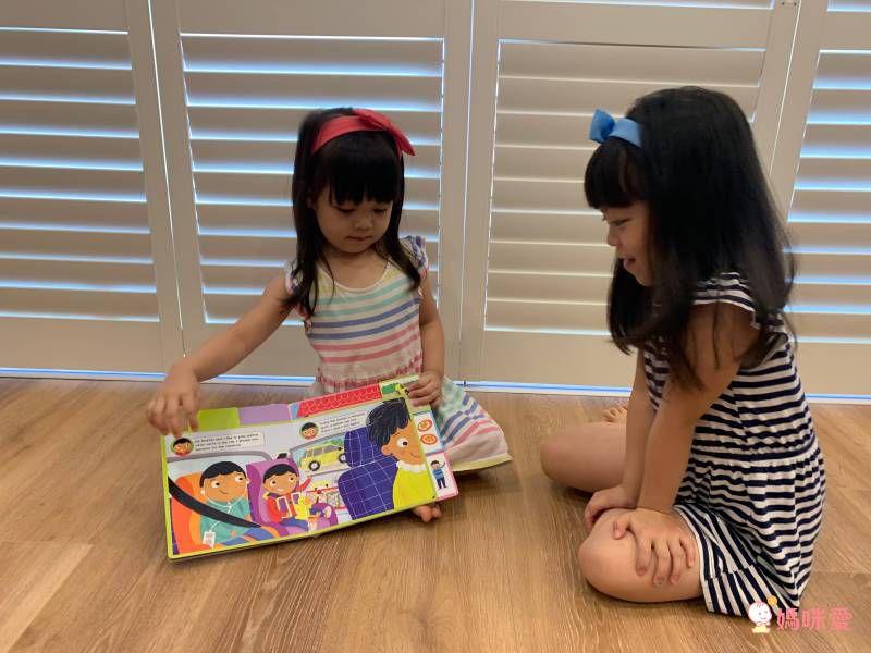 迪士尼英文新書來囉♥♥♥ 冰雪奇緣/海底總動員透過卡通人物加深孩子共讀的印象♬