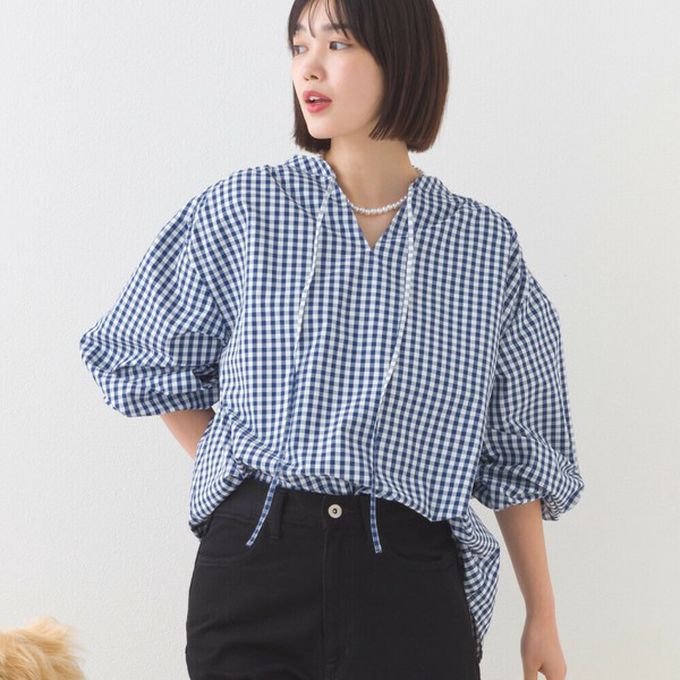 日本 OMNES - 柔滑科技棉 俐落感綁帶澎袖上衣-濃綠