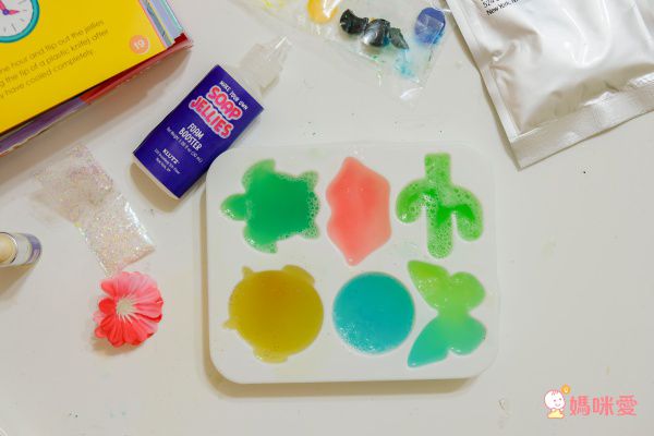 讓孩子愛上洗手！美國 KLUTZ 肥皂DIY、創意手作系列