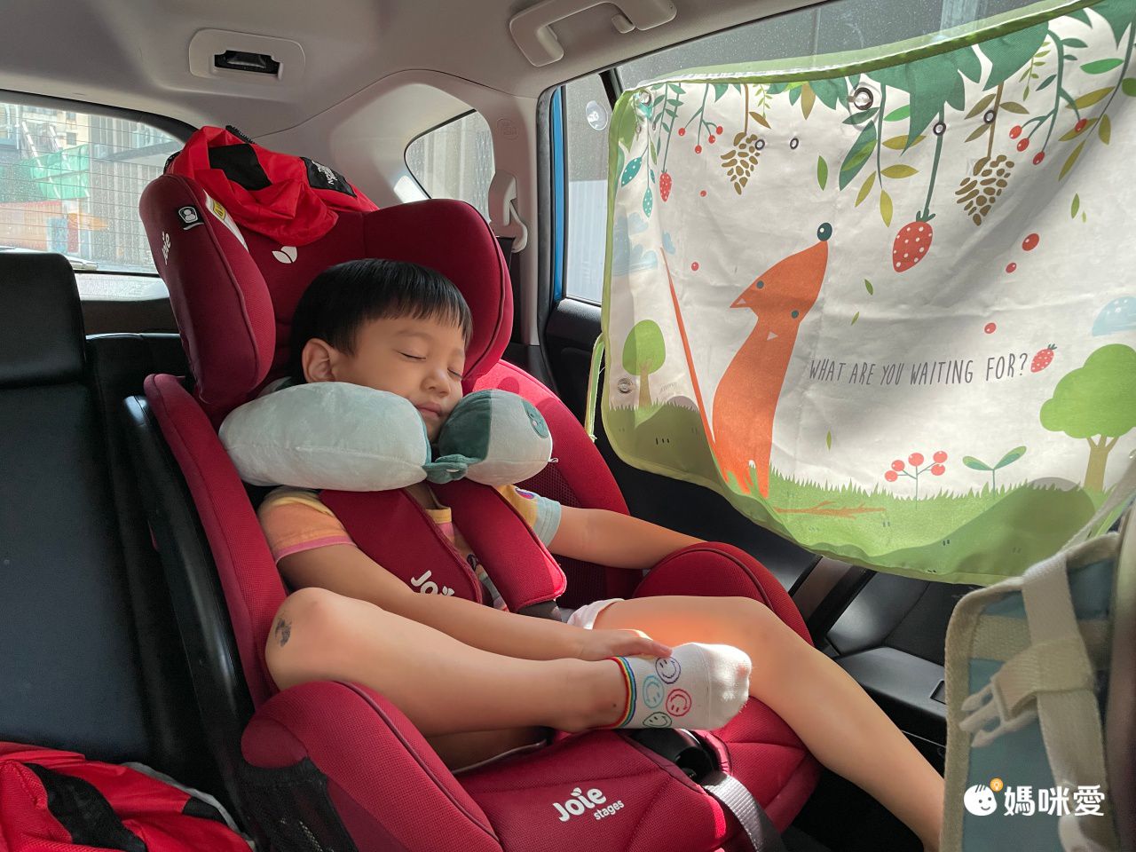 刺繡U型護頸枕(立體款)-貓咪-黃色 (28x28x10cm)