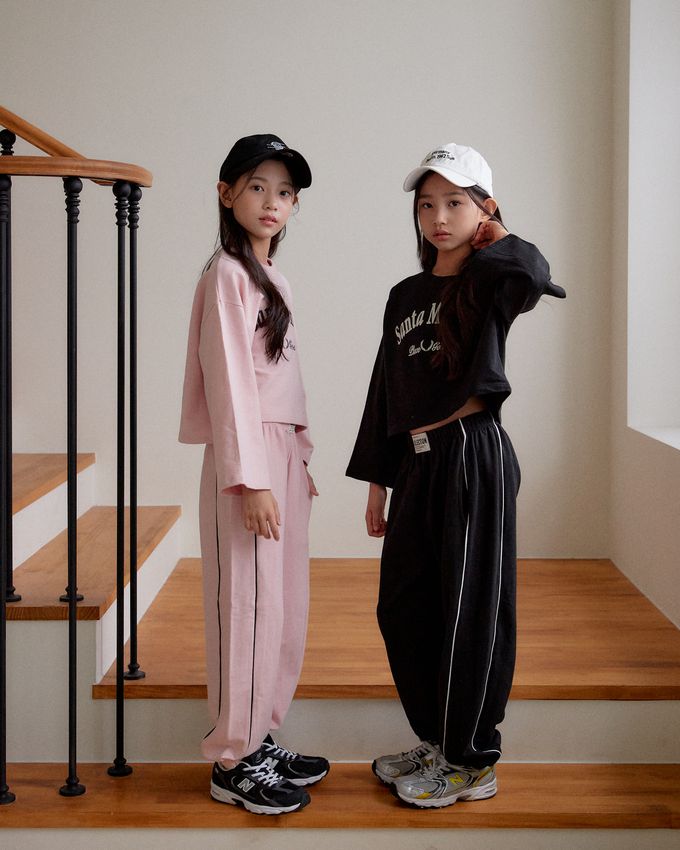 韓國 sm2 - 美式文字印長寬袖短版上衣-黑