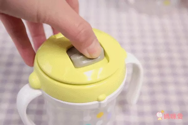 Combi 喝水訓練杯