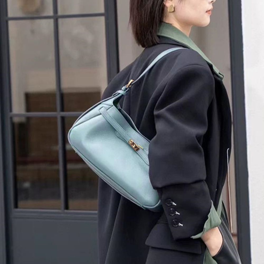 低調街頭風柔軟側背包(附同色收納包)-水藍 (F)