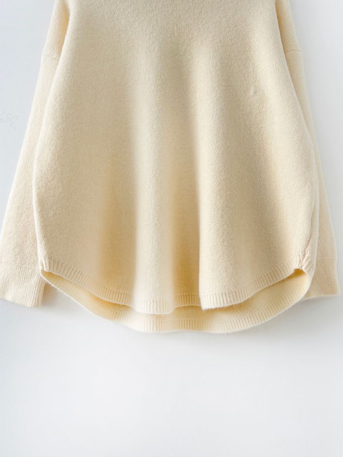 韓國女裝連線 - 極簡針織弧形下擺上衣-淺粉 (FREE)