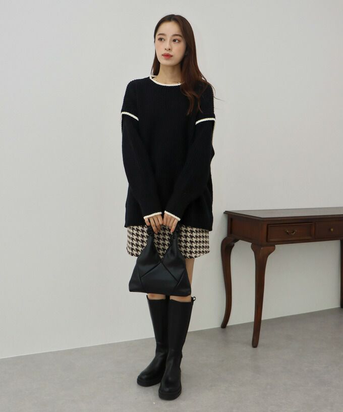 日本 BLUE EAST - 撞色滾邊落肩針織毛衣-米白