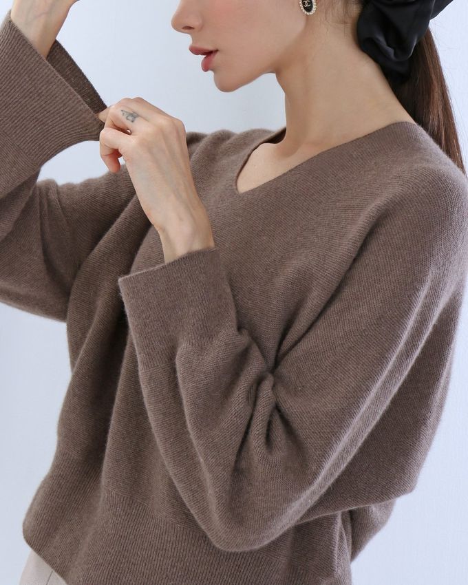 韓國女裝連線 - 溫柔V領喀什米爾羊毛長袖針織上衣-燕麥 (FREE)