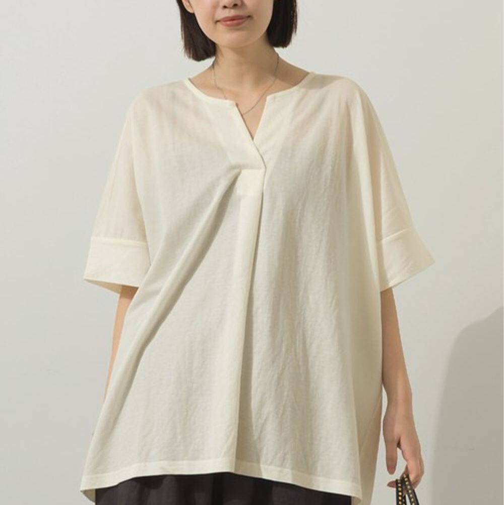 接觸涼感 鑰匙領五分袖上衣-奶油米