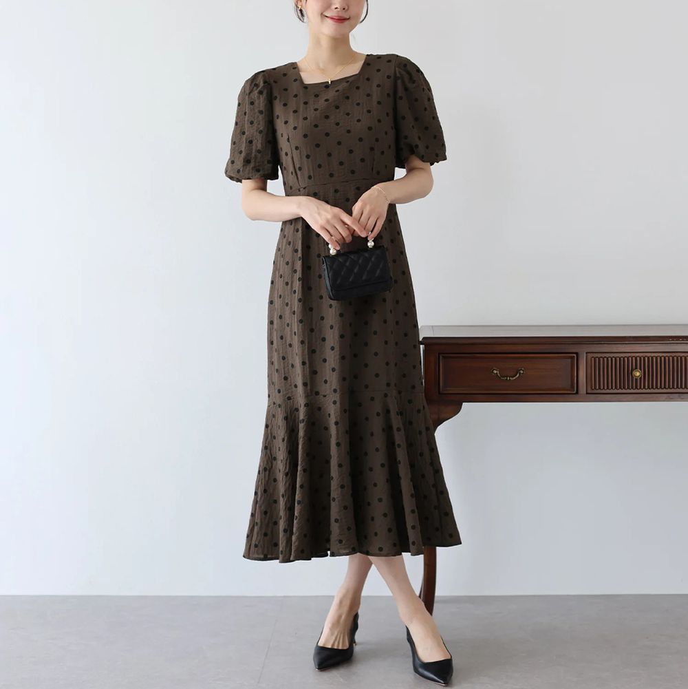 優雅方領後綁帶泡泡袖魚尾洋裝-波點-咖啡 (M)
