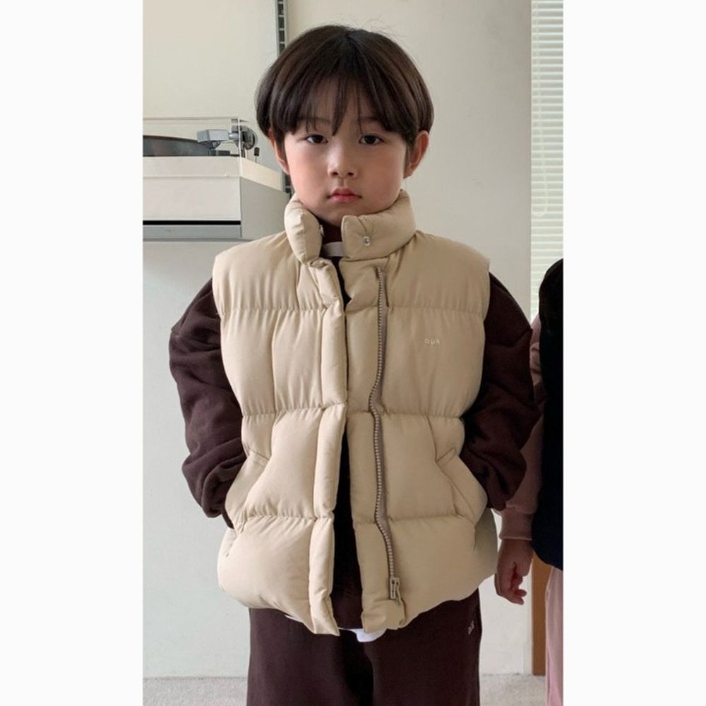 OUR 蓬鬆柔軟保暖科技羽絨背心-卡其