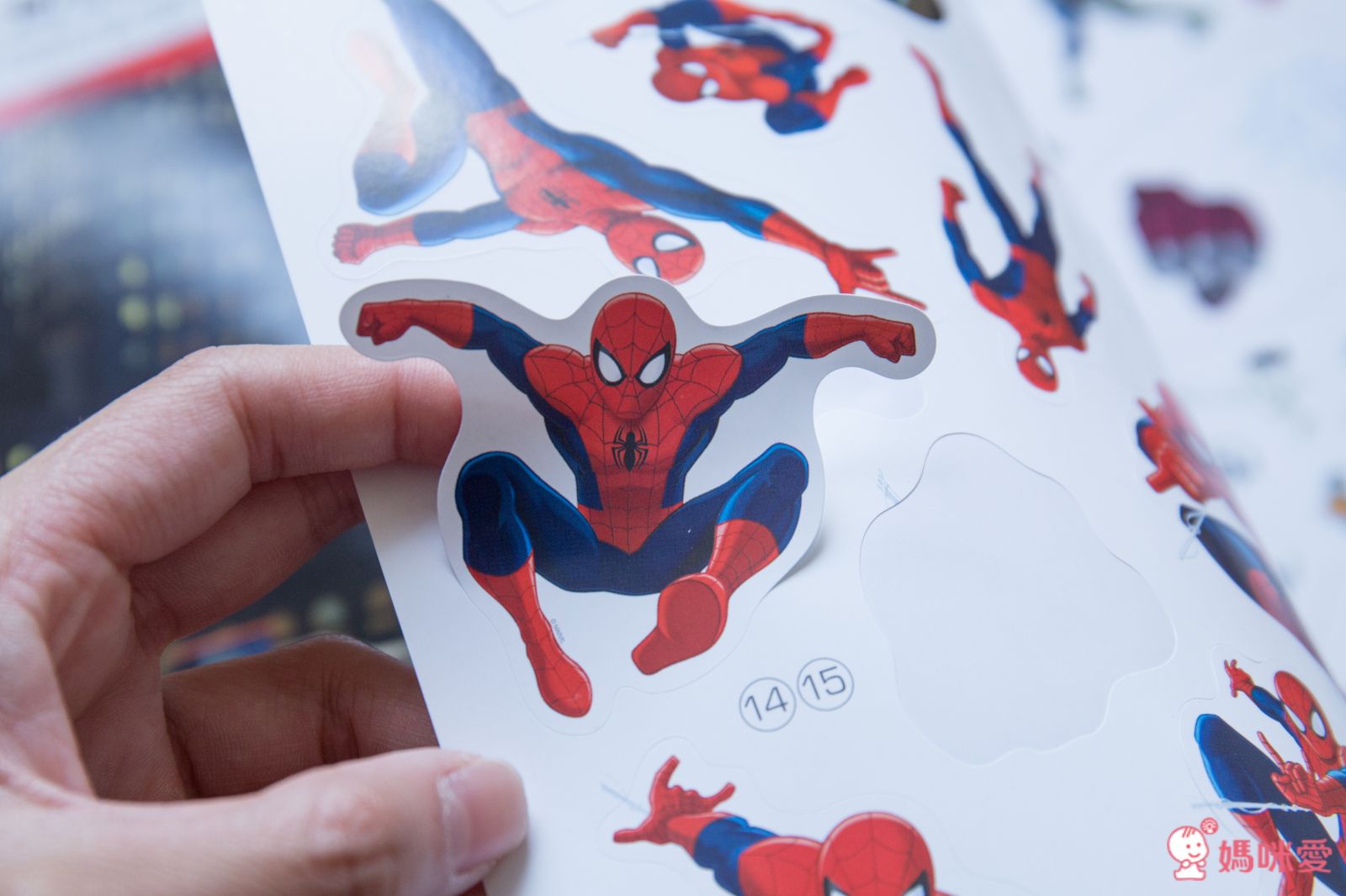 【超級英雄/蜘蛛人 貼紙書】熱愛英雄的男孩不能錯過☞大量貼紙與趣味題型 盡情當個小小英雄
