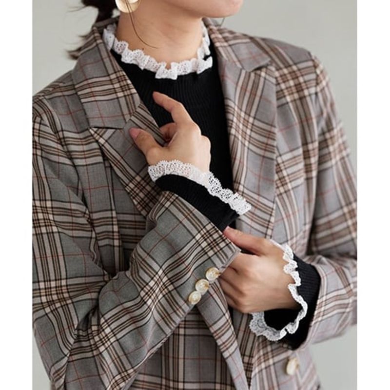 日本 BELLUNA - 氣質蕾絲拼接羅紋針織上衣-條紋x白