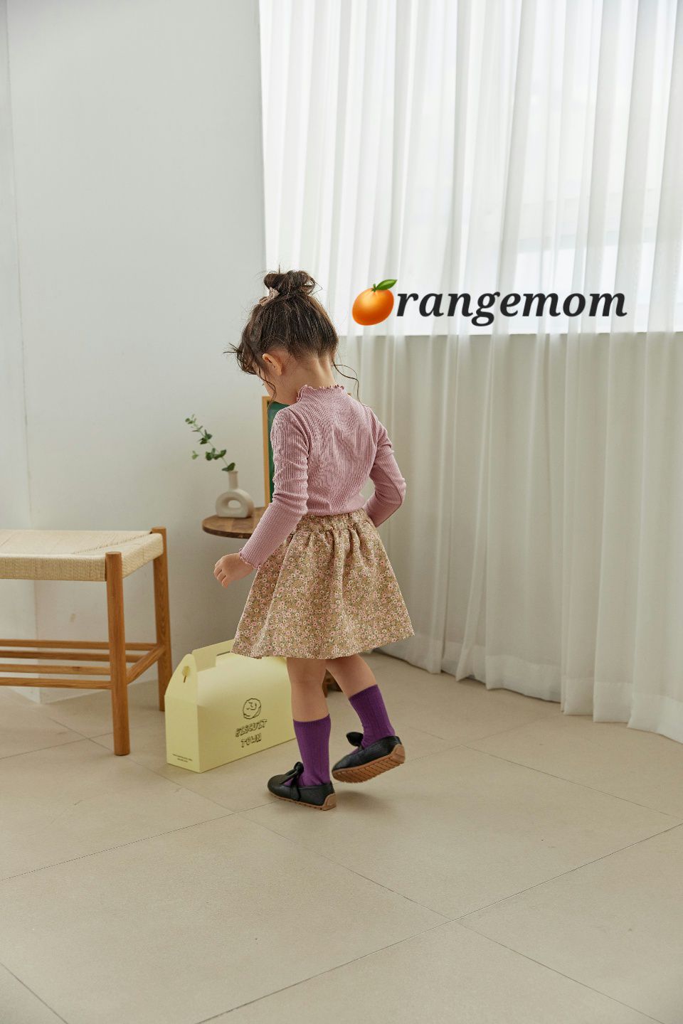 韓國 Orange Mom - 百搭彈性直紋捲邊上衣-淺粉