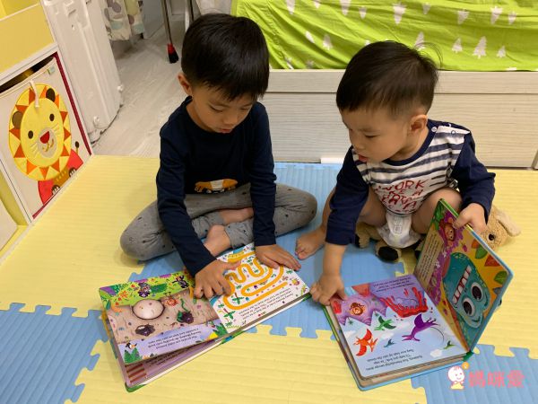 孩子超愛音效書單本160元❤ 1歲起英文遊戲操作書！玩到跟著節奏搖擺囉♫