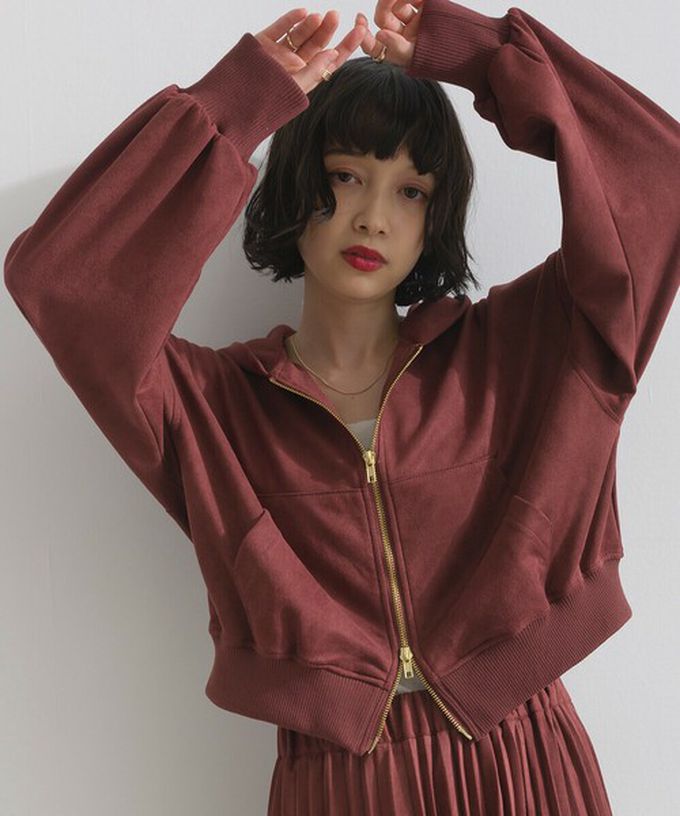 日本 ELENCARE DUE - 輕盈絨皮感雙拉鏈短版連帽外套-炭灰