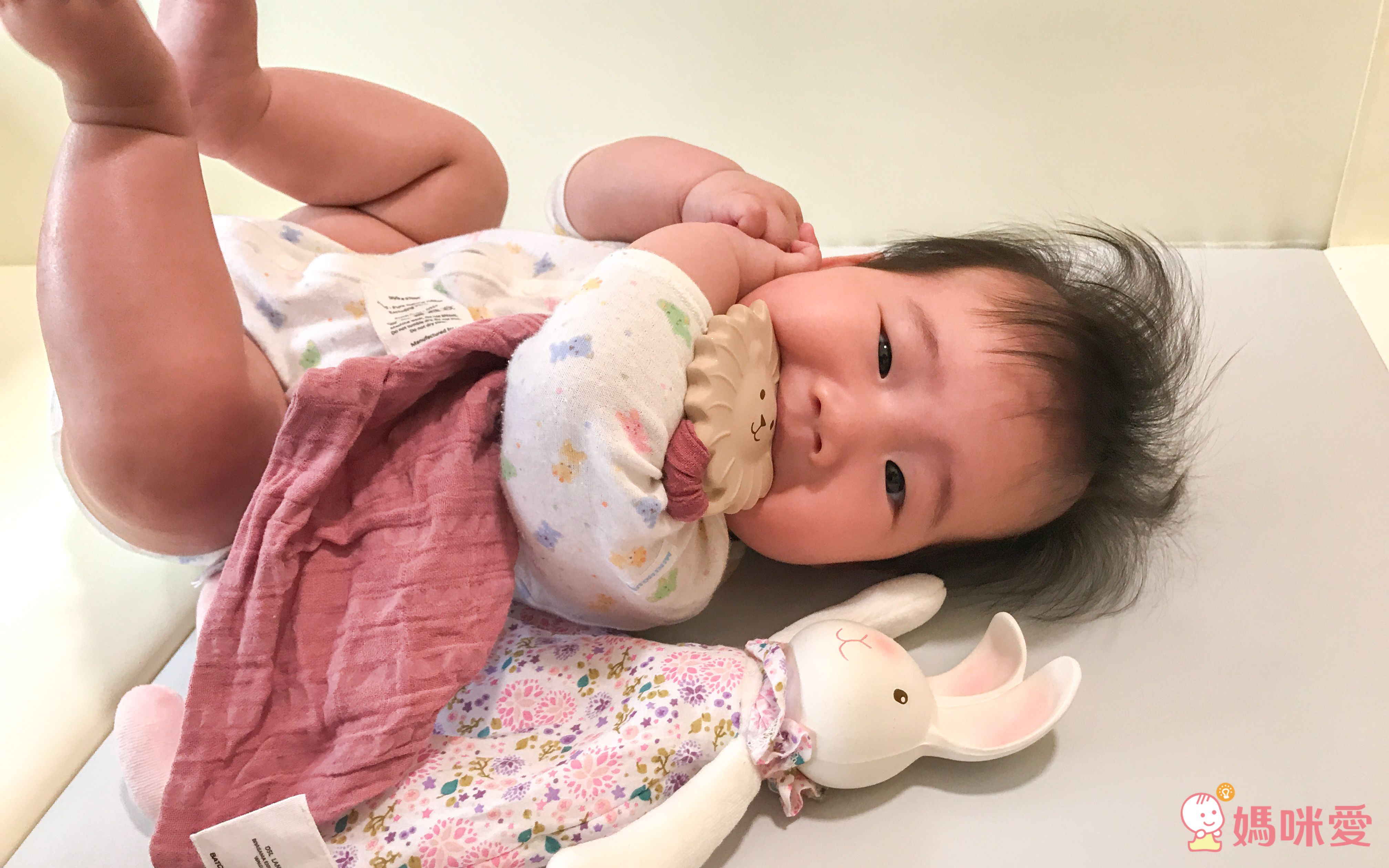 Meiya & Alvin｜捏捏搖鈴、安撫巾、固齒器，安撫寶寶的好幫手！