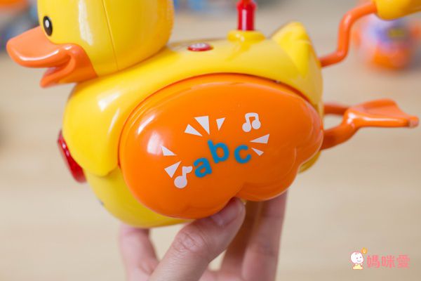 媽咪洗澡神助手♡【英國Vtech ✖ 加拿大MARCUS】歡樂聲光洗澡玩具♡泡泡章魚邊洗澡邊唱歌