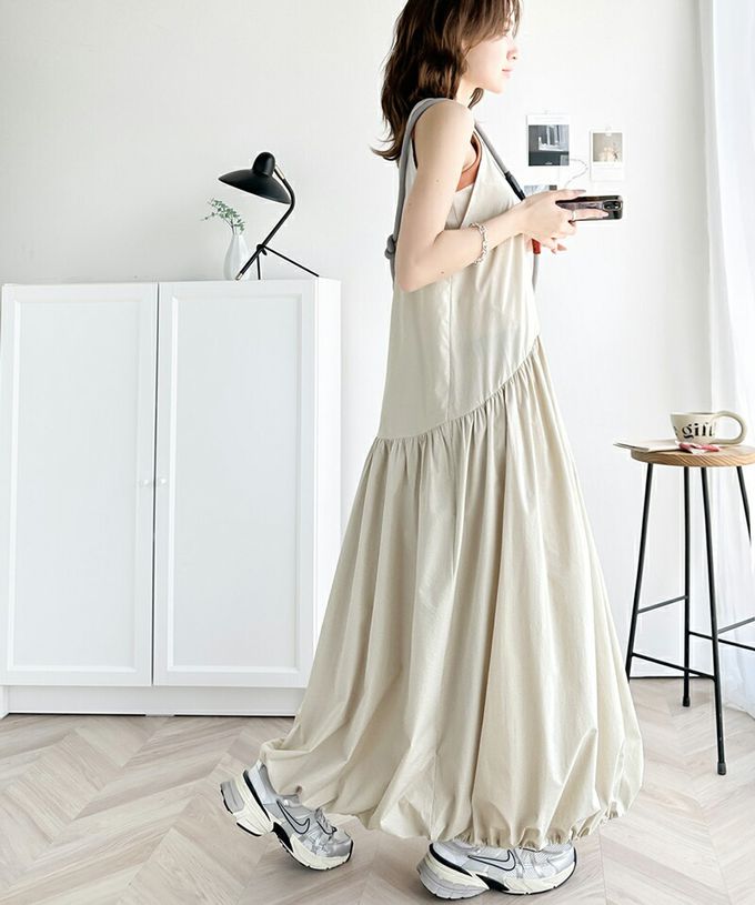 日本 Classical Elf - 簡約領氣球裙擺無袖洋裝-米杏