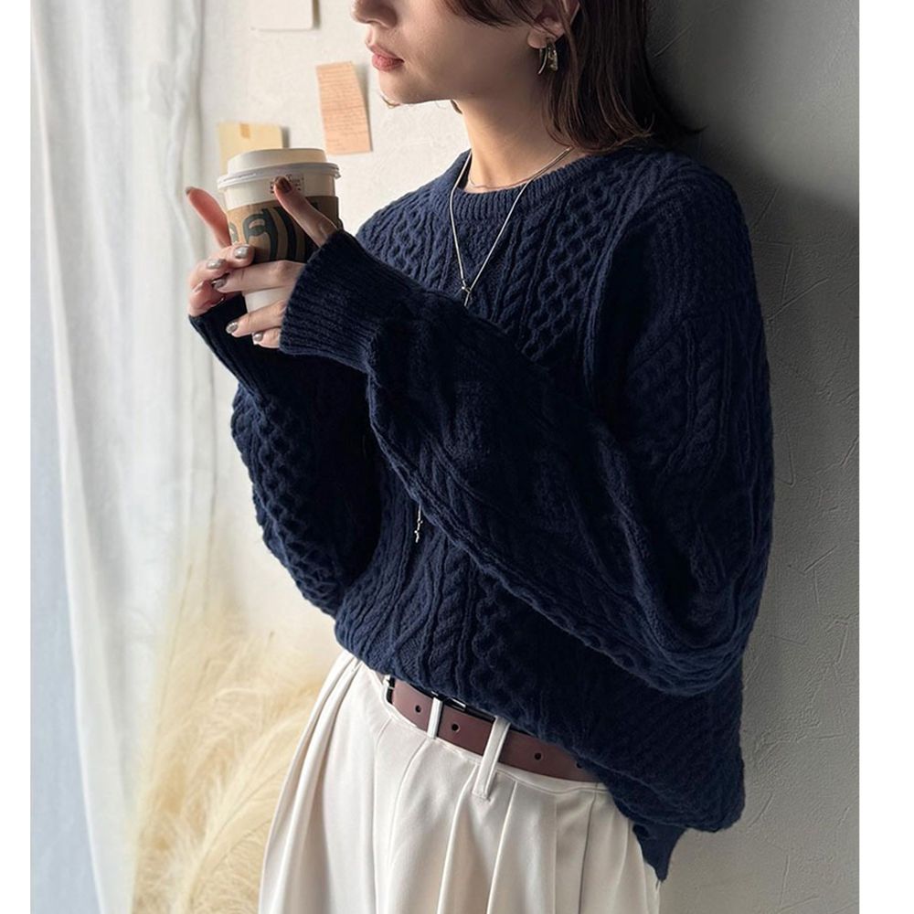 經典圓領麻花編織素面毛衣-海軍藍