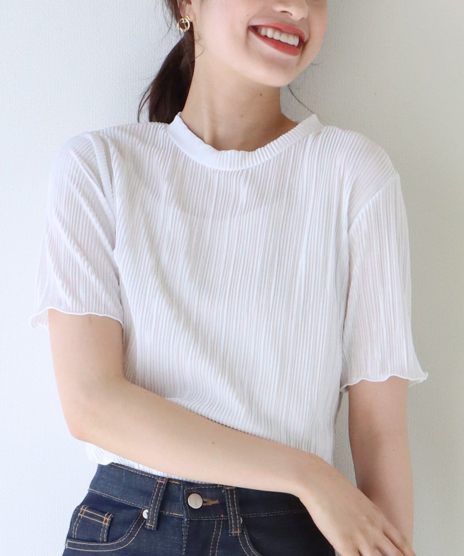 日本 BLUE EAST - 圓領貝殼紋光澤短袖上衣-卡其