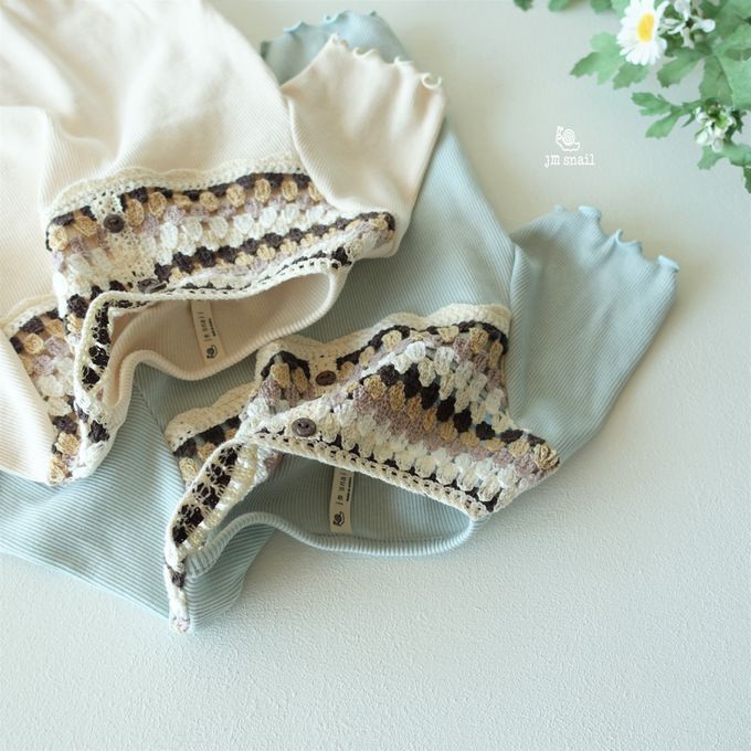 韓國 Jmsnail - 胸前針織花邊裝飾短袖上衣-米白