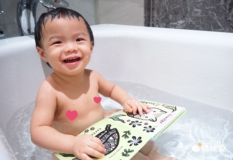 一碰水，就變色！0～1歲寶寶愛上洗澡的好夥伴