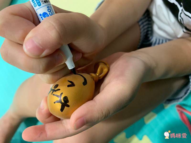 ★百萬父母最有共鳴的教養經典書★ 0~3歲給對愛就不怕寵壞♥ 3~6歲做對管教不打不罵孩子更聽話