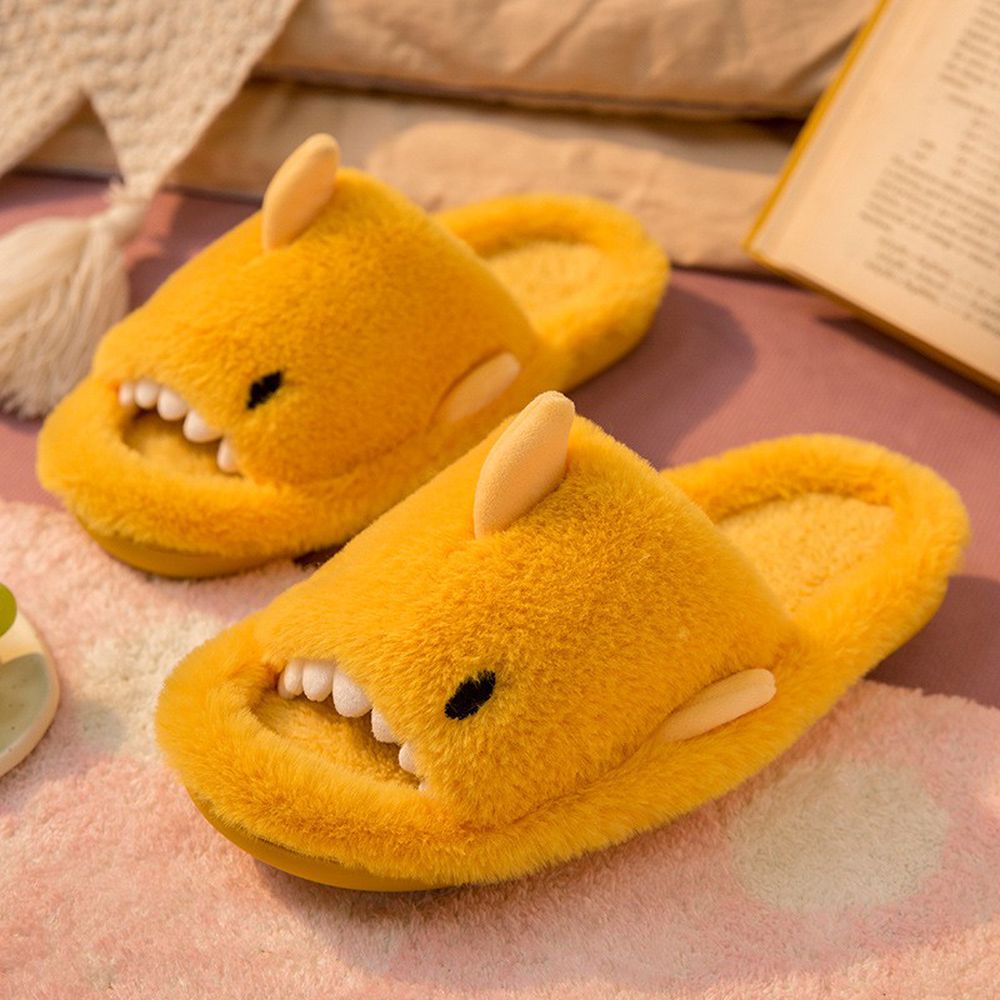毛毛保暖室內拖鞋-可愛鯊魚-黃色