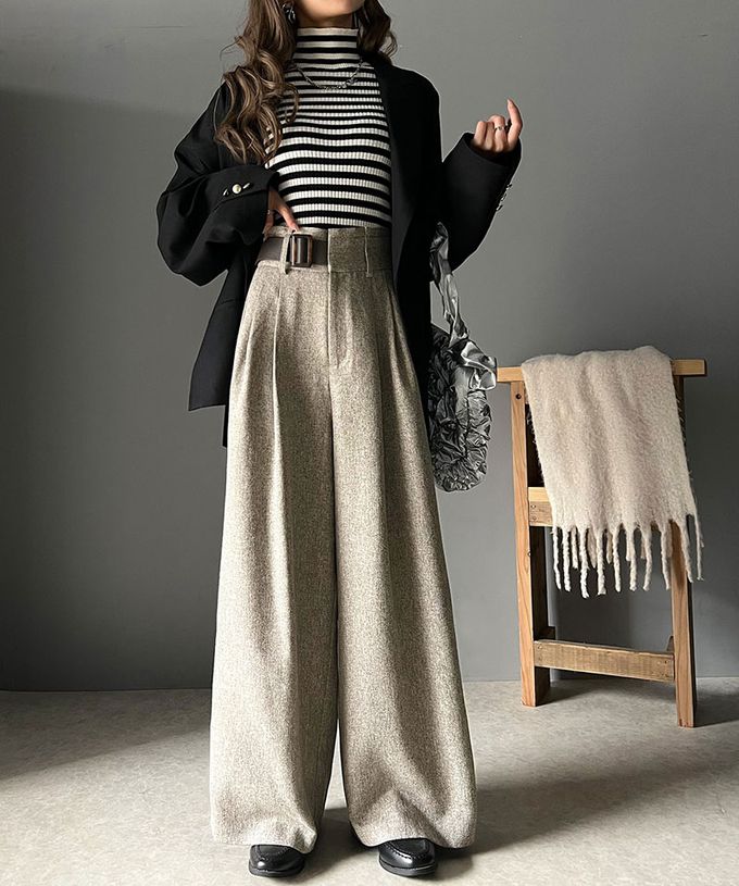 日本 Classical Elf - 腰帶造型粗花呢高腰美腿寬褲-淺杏