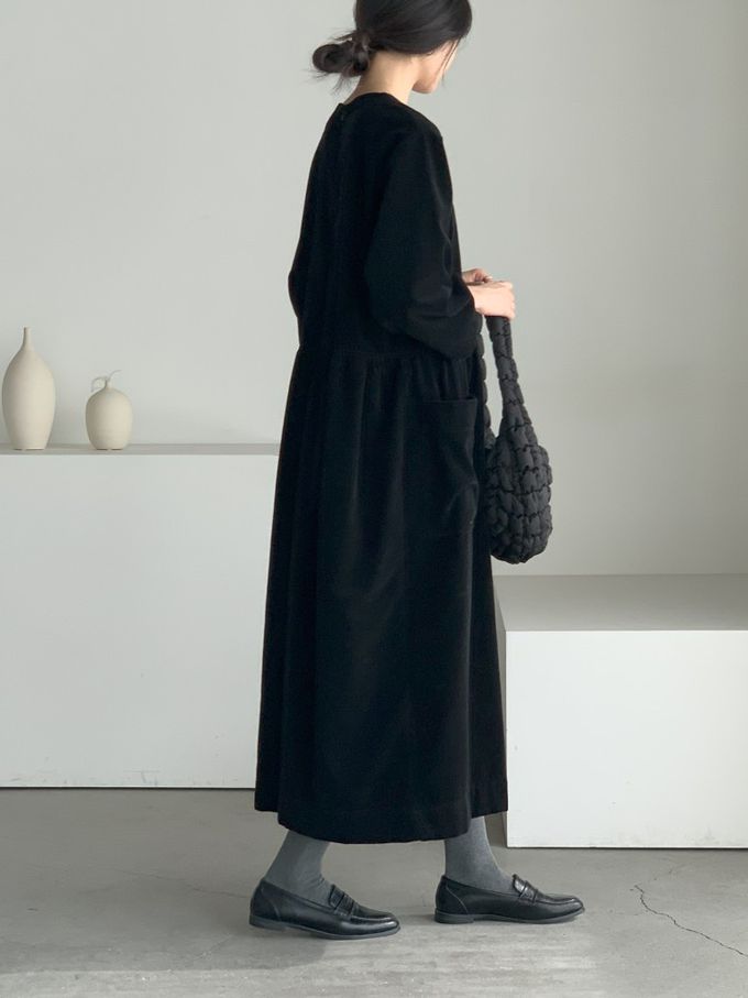 韓國女裝連線 - 極簡大口袋燈芯絨連身洋裝-黑 (FREE)