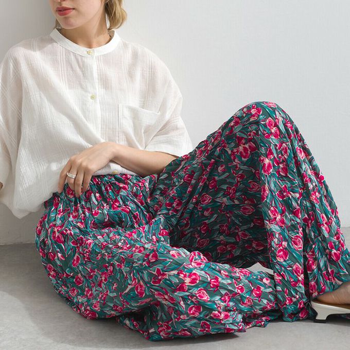 日本 le colis - 華麗藝文花卉飄逸感皺褶寬褲-黑藍系