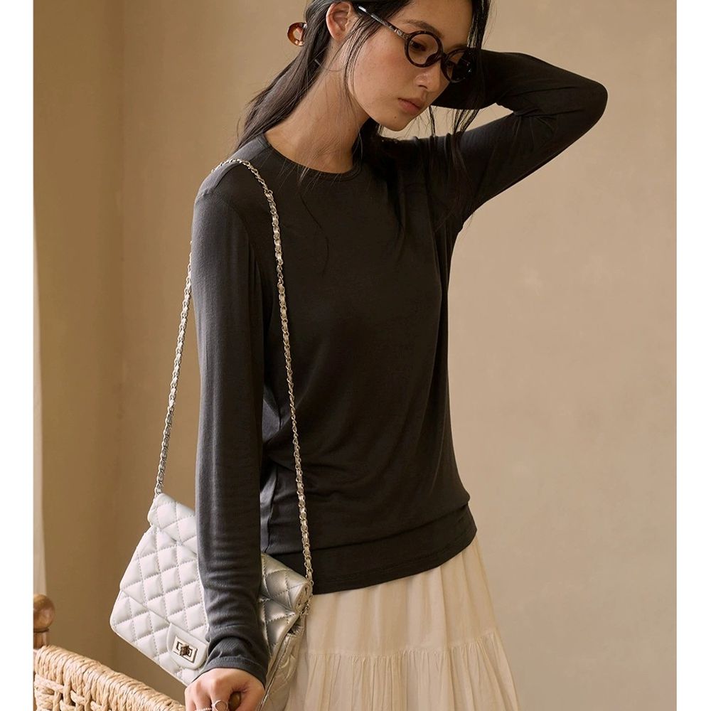 呼吸感6.3%羊毛天絲輕柔圓領長袖上衣-烏炭