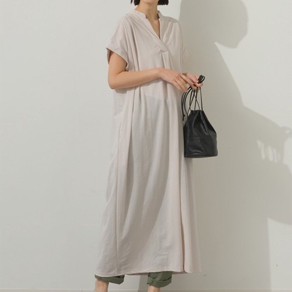 接觸涼感 V領打褶俐落短袖洋裝-奶油杏