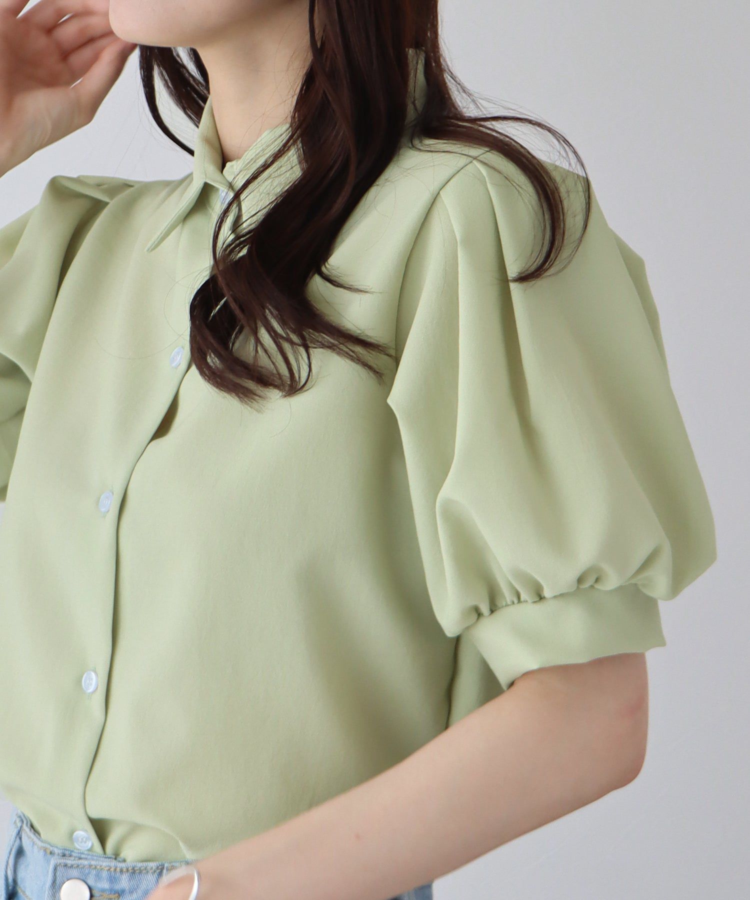 日本 BLUE EAST - 優雅百搭泡泡短袖襯衫-深藍