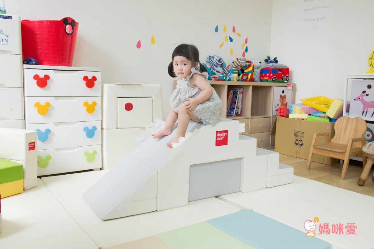 Design Skin - 溜滑梯變形沙發桌椅/兒童沙發-紅色