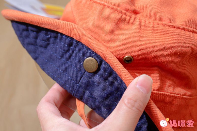 日本服飾代購 - (兒童)UPF50+ 純棉大帽簷遮陽帽-附帽帶-米X橄欖綠 (頭圍54cm)