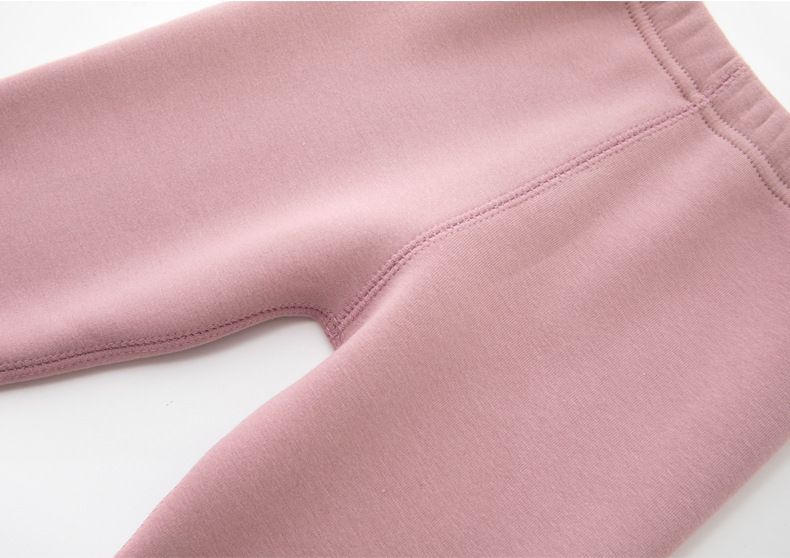 FANMOU - 加絨腰鬆緊保暖內搭褲-毛絨球球-黑色