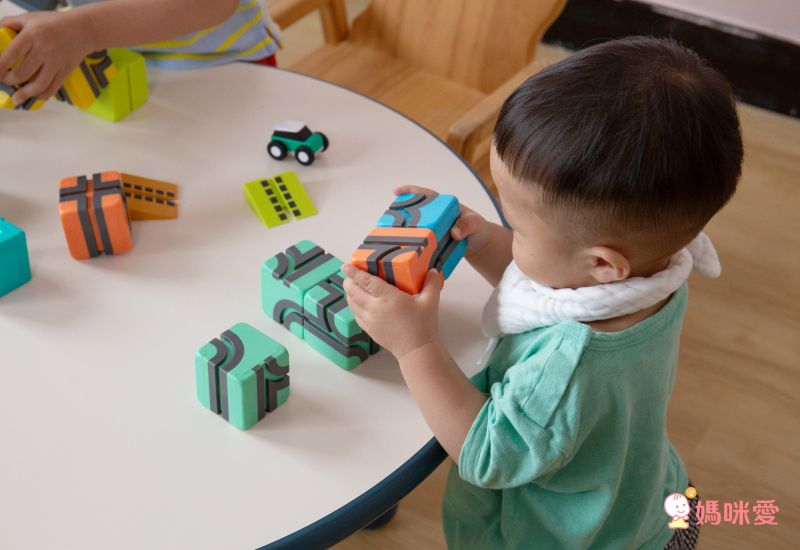 Qbi - 益智磁吸軌道玩具-成長探索系列-兒童同樂組-[獨家送]經典方塊4入擴充包(顏色隨機)